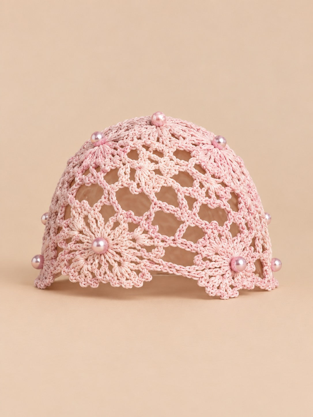 Sommerliche Turbanmütze mit Perlen – Farbvariante Rosa, Produktdarstellung in der Vorderansicht