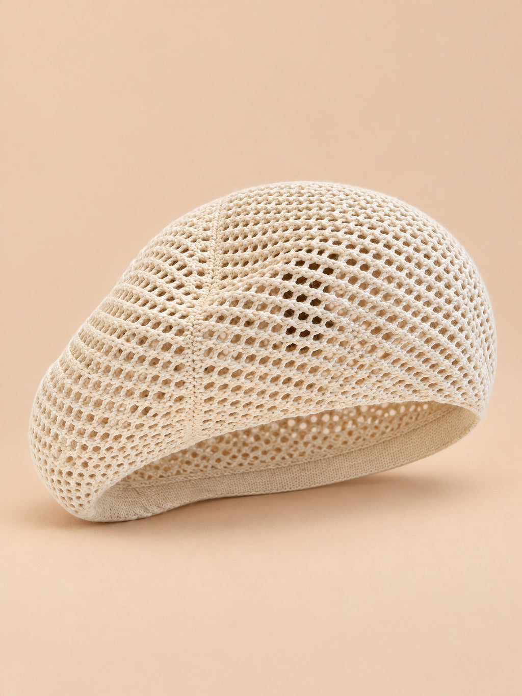 Verstellbare Baskenmütze mit Lochmuster im japanischen Künstlerstil – Farbvariante Beige, Ansicht von vorn