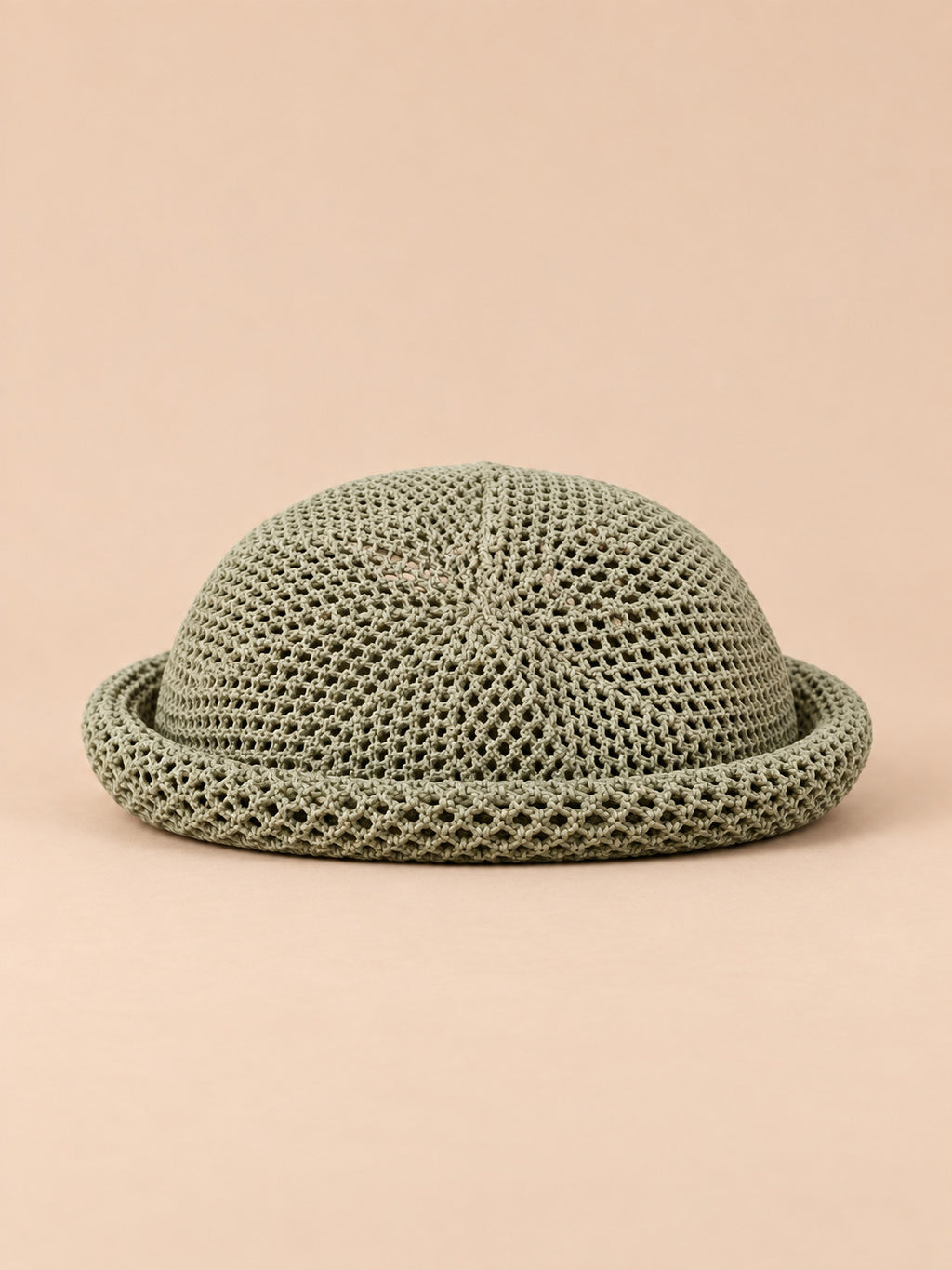 Luftiges Fascinator-Barett im Vintage-Stil für Hochzeiten – Farbvariante Khaki, Ansicht von vorn