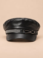 Barett-Schirmmütze in Lederoptik im englischen Stil – b5, Ansicht von vorn, sand-pfirsichfarbener Hintergrund