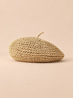 Gehäkeltes Damen-Sommerbarett aus Papierstroh – Farbvariante Beige, Dreiviertelansicht