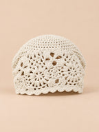 Luftige Strick-Baskenmütze für Damen mit Blumen – Farbvariante Beige, Ansicht von vorn