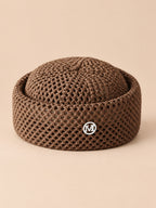 Retro-Netzbarett mit luftigem Oberteil im Fedora-Stil – Farbvariante Braun, Ansicht von vorn