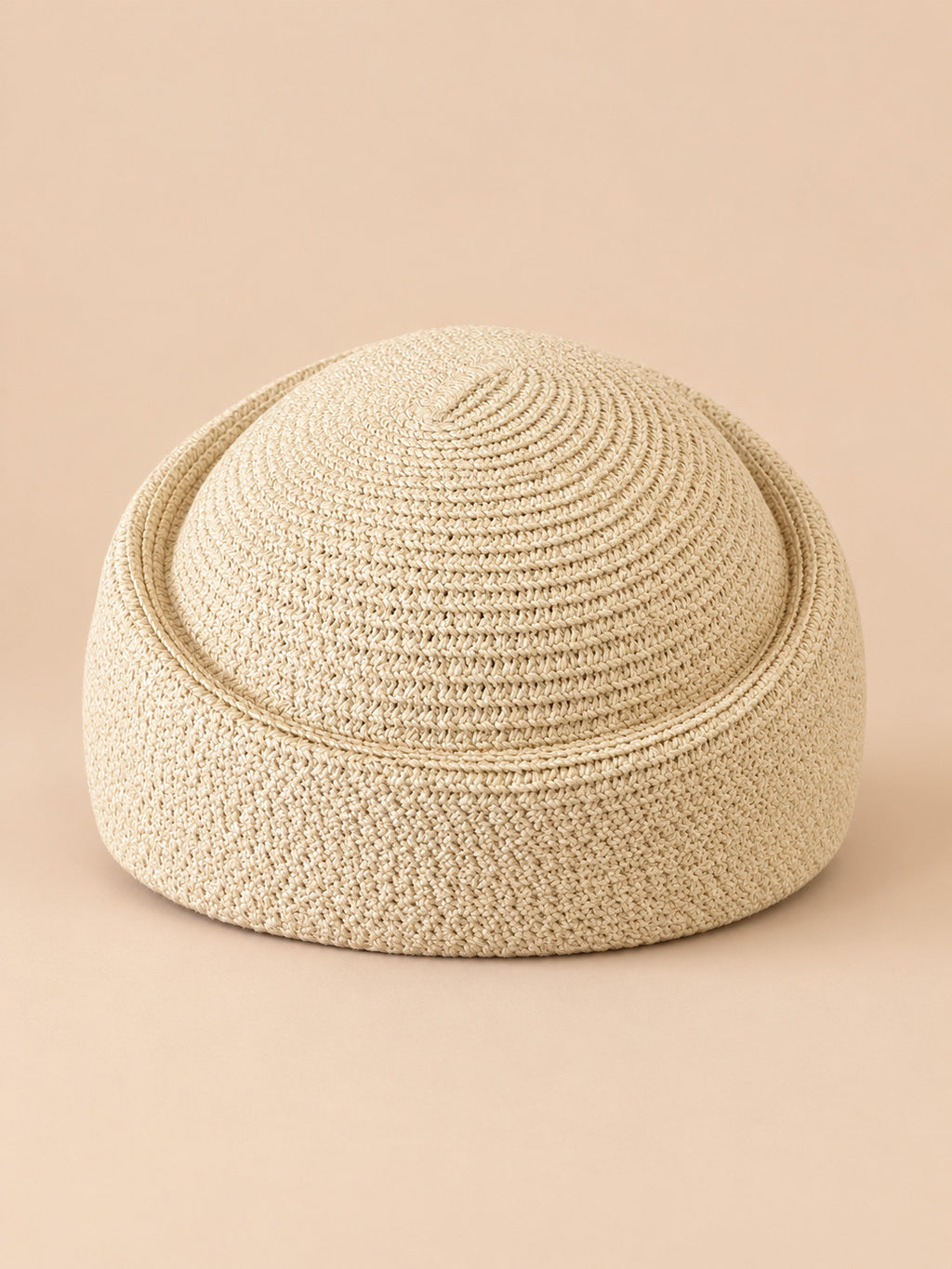 Retro-Netzbarett mit luftigem Oberteil im Fedora-Stil – Modell 3, Farbvariante Beige, Ansicht von vorn