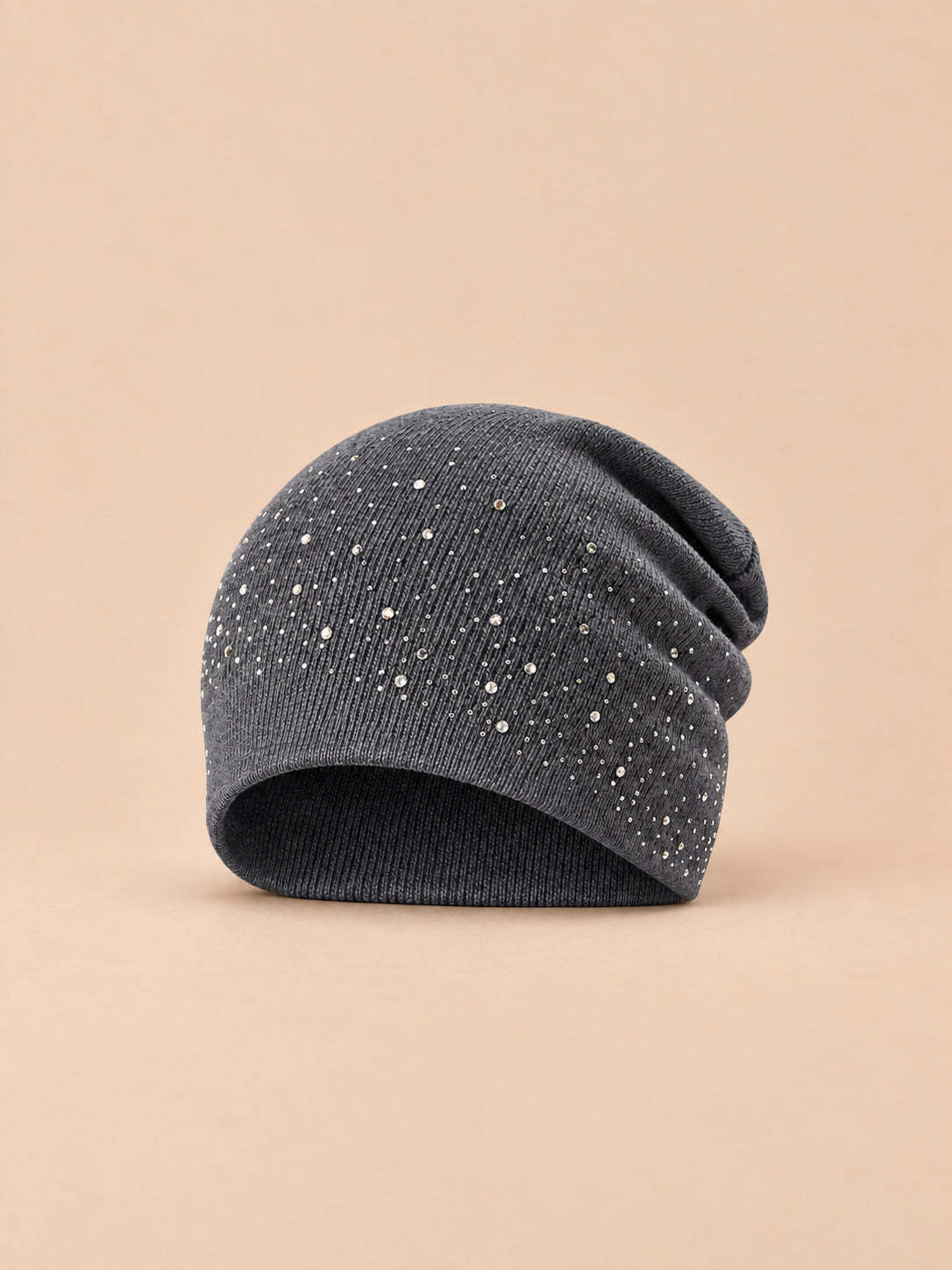 Strassmütze für Damen aus Strick im Streetwear-Stil – Farbvariante Dunkelgrau, Ansicht von vorn