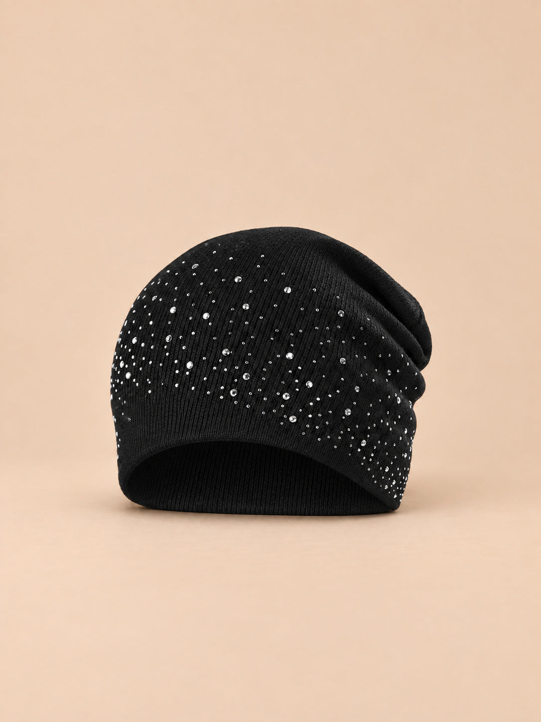 Strassmütze für Damen aus Strick im Streetwear-Stil – Farbvariante Schwarz, Ansicht von vorn
