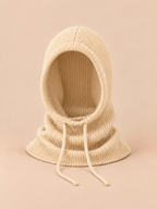 Kapuzenmütze aus Wolle mit integriertem Halswärmer – Farbvariante Beige, Ansicht von vorn