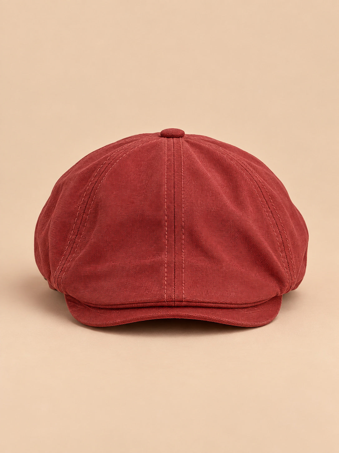 Rote Schiebermütze mit flachem Oberteil und kurzem Schirm im britischen Vintage-Stil, Vorderansicht