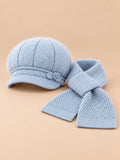 Hut-Schal-Set für Damen mit flauschigem Hut und Strickschal – Farbvariante Grau, Ansicht von vorn