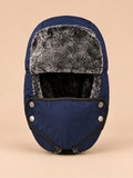 Blaue Fliegermütze aus Polyester mit windabweisender Maske und schützenden Ohrenklappen, Vorderansicht