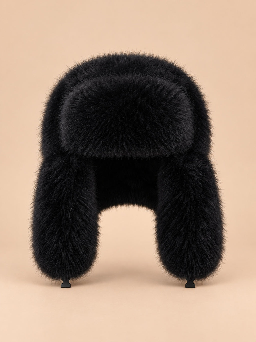 Schwarze Uschanka für Damen aus dickem Kunstfell in Fuchsoptik mit großzügigem Volumen, Vorderansicht