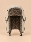 Herren-Trapper-Mütze mit Ohrenklappen und Kinnriemen – Farbvariante Beige, Ansicht von vorn
