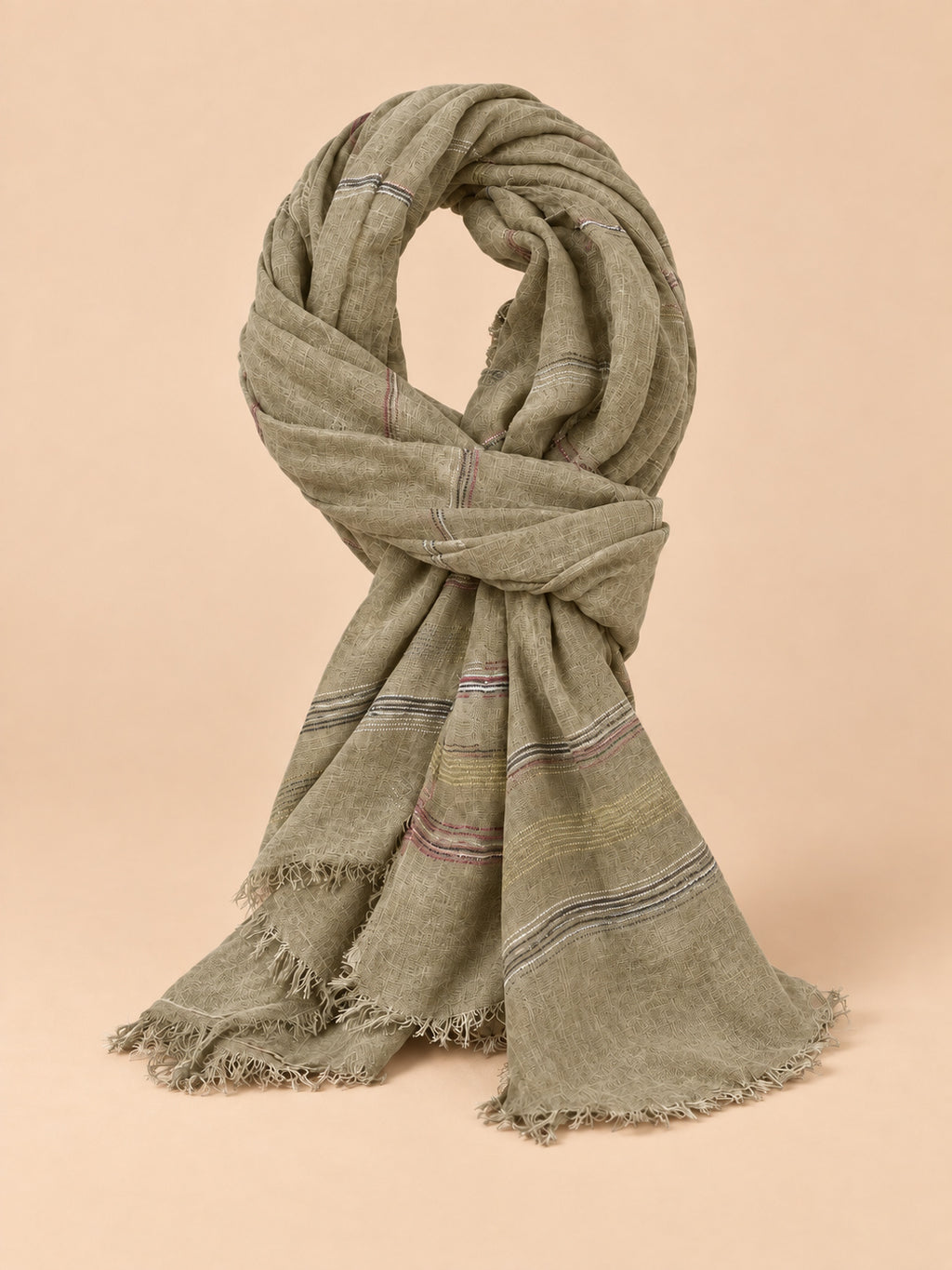 Gestreifter Herrenschal mit Fransen, 190 × 90 cm – Farbvariante Khaki, Ansicht von vorn