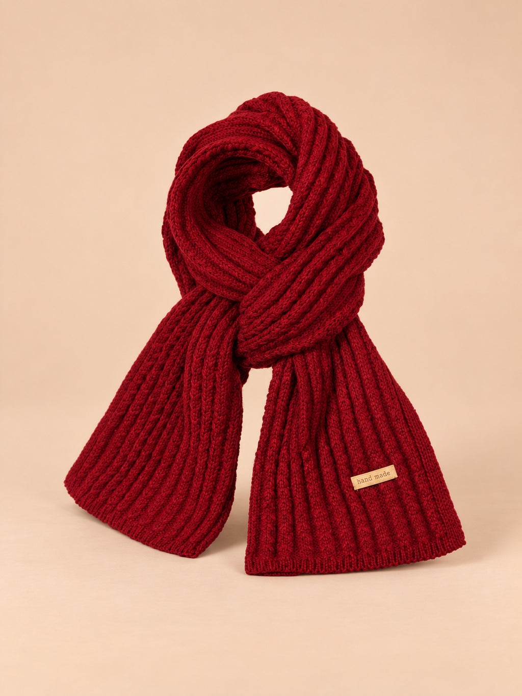 Dicker, elastischer und weicher Strickschal – Farbvariante Bordeaux, Dreiviertelansicht