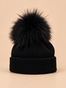 Noir – pompon assorti