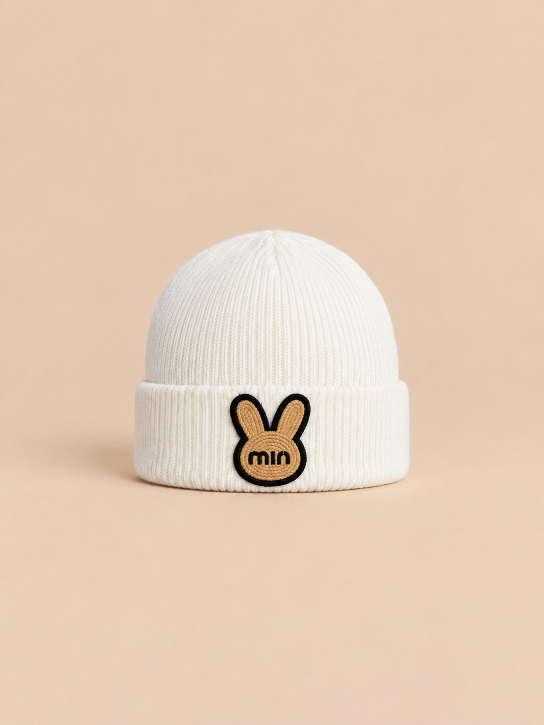 Bonnet enfant au tricot ou crochet, modèle Blanc 3, vue de face