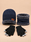 Windabweisendes Winterset mit Mütze, Schal und Handschuhen – Farbvariante Marineblau, Ansicht von vorn