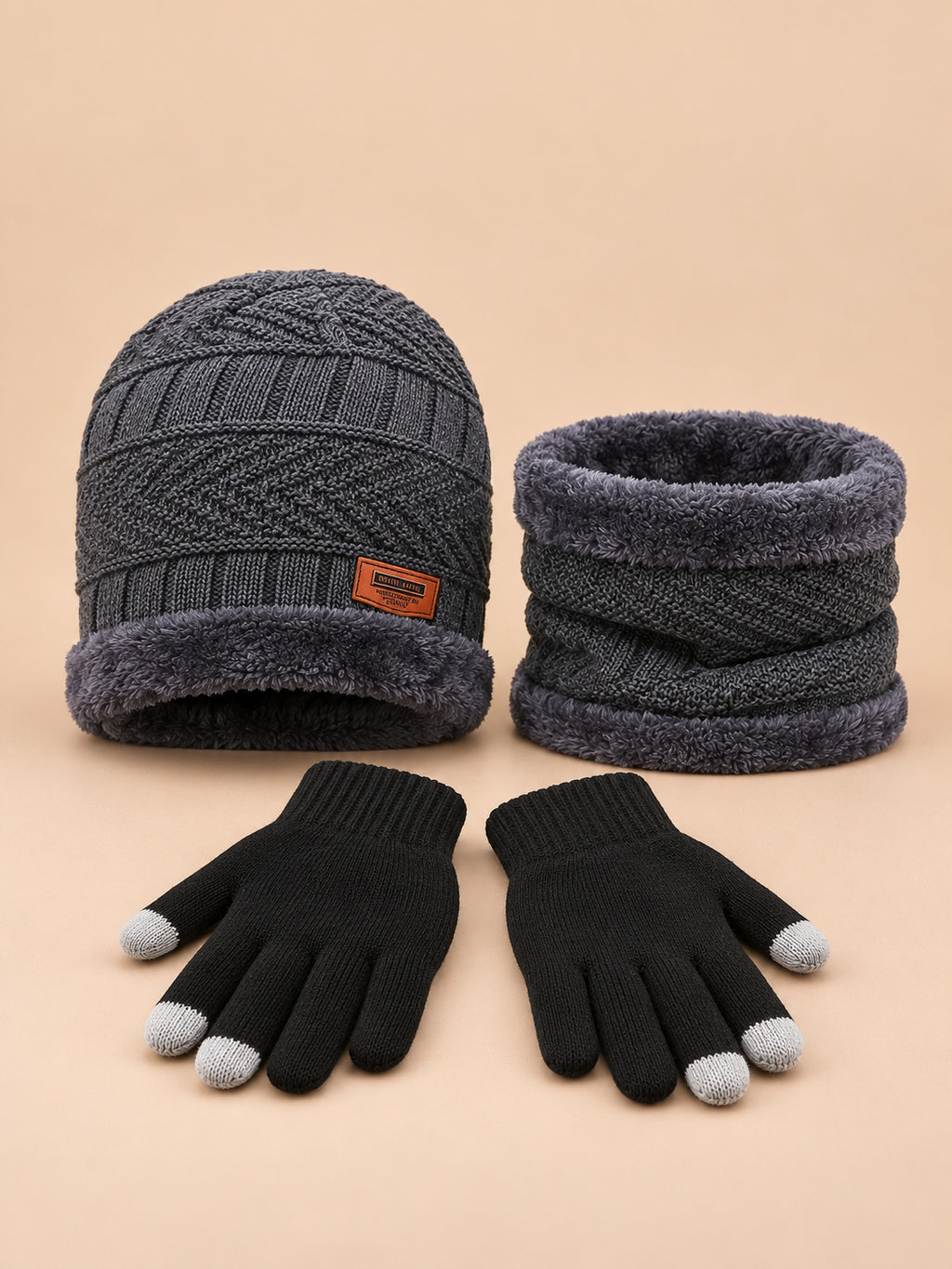 Windabweisendes Winterset mit Mütze, Schal und Handschuhen – Grau, Vorderansicht