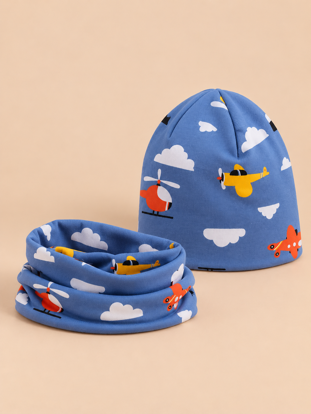 Blaues Mütze-Schal-Set für Kinder mit Flugzeugmotiv – Variante Flugzeug Blau, Dreiviertelansicht