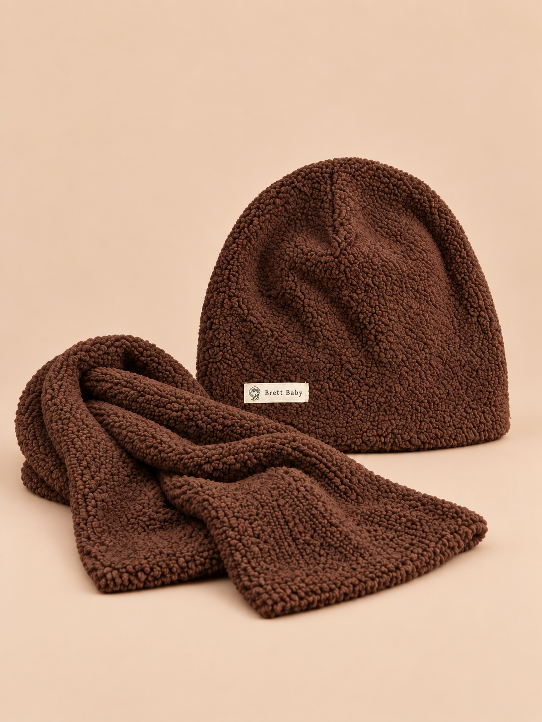 Bonnet et écharpe enfant en peluche, coloris café, vue de face.