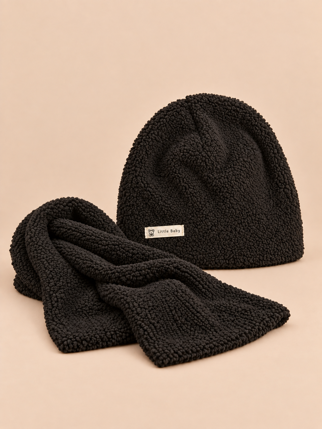 Bonnet et écharpe enfant en peluche, coloris noir, vue de face.