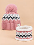 Mütze-Schal-Set aus Plüsch mit Ohrenschutz – Farbvariante Rosa, RED ALLS, Ansicht von vorn