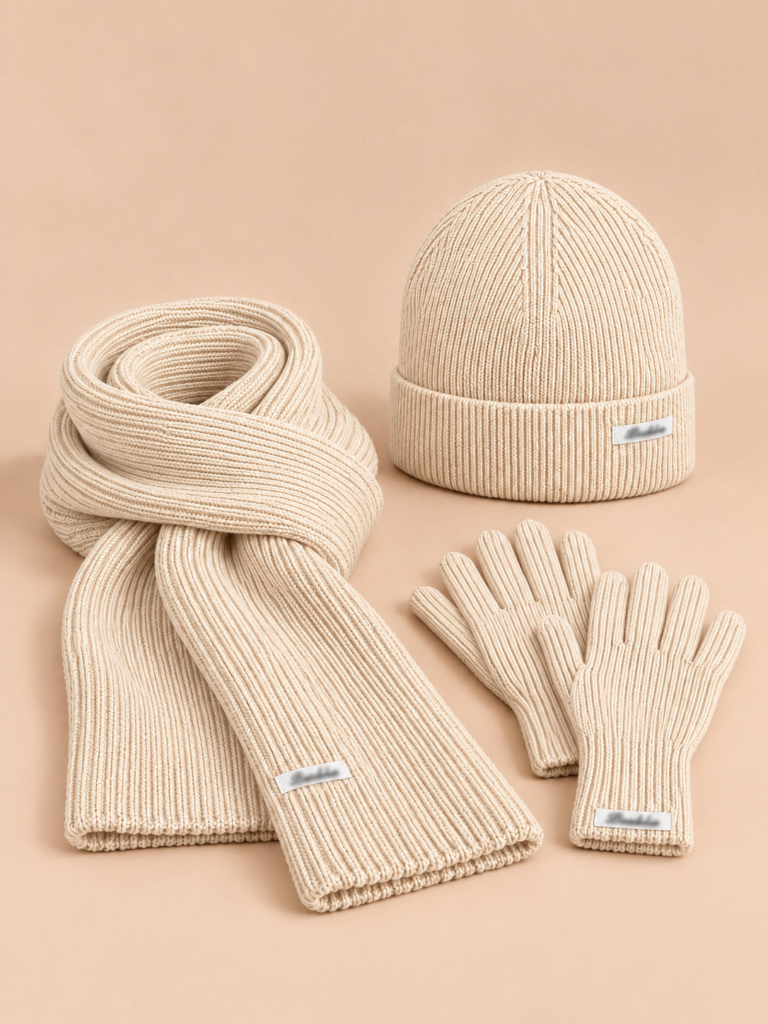 Winterset für Damen mit Mütze, Schal und Handschuhen im koreanischen Stil – Farbvariante Cremeweiß, Ansicht von vorn