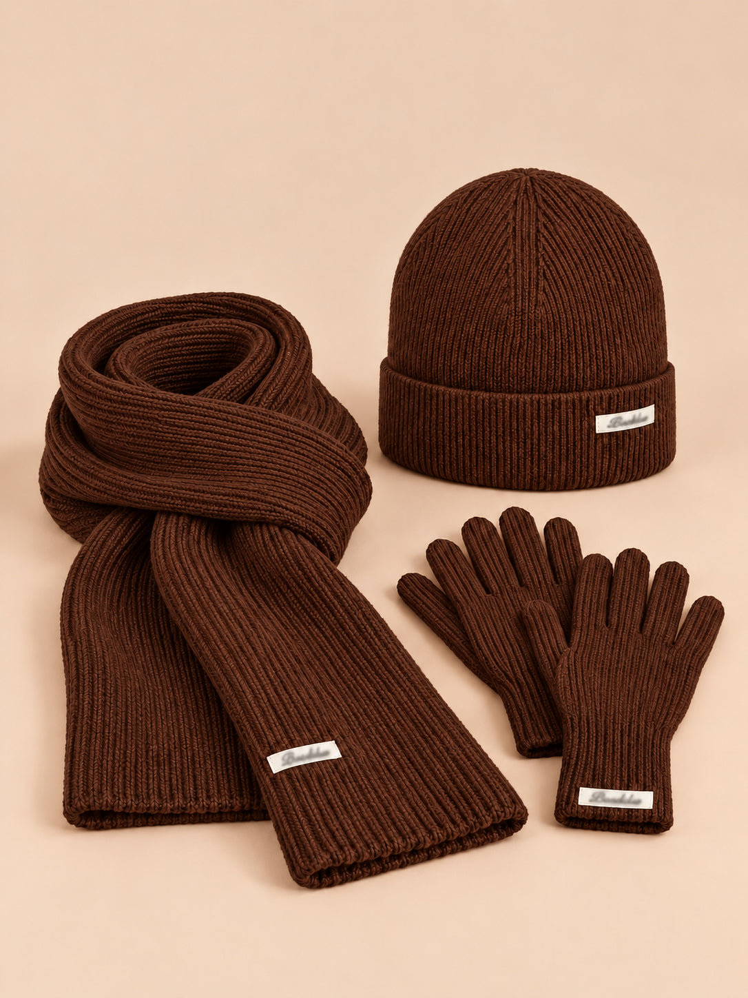 Winterset für Damen mit Mütze, Schal und Handschuhen im koreanischen Stil – Farbvariante Kaffeebraun, Ansicht von vorn