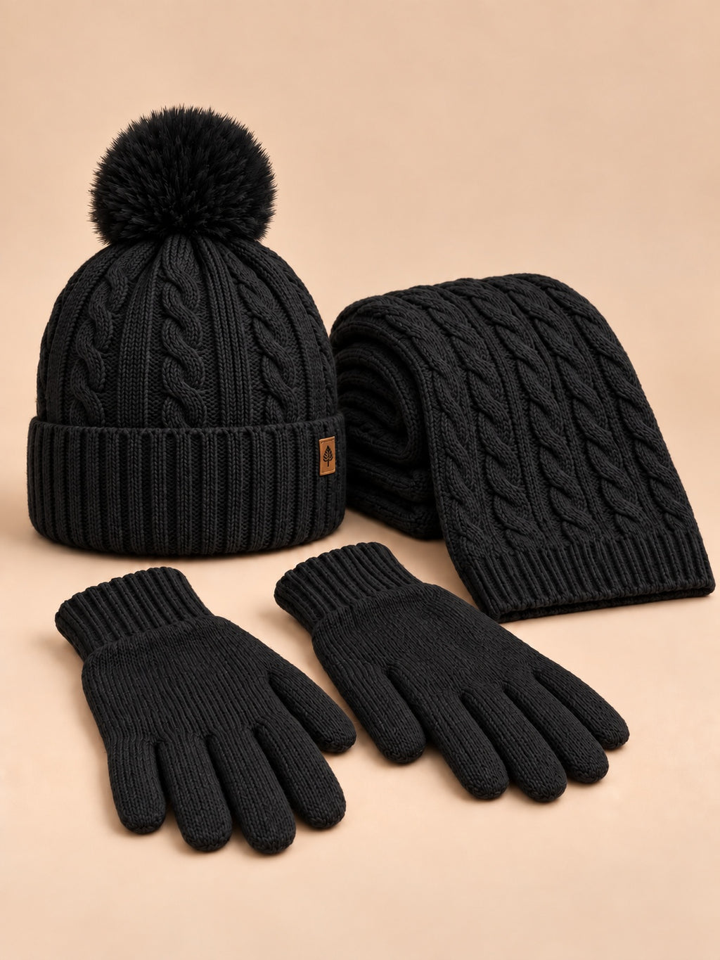 Winterset mit Fleecefutter, Mütze, Schal und Touchscreen-Handschuhen – Farbvariante Schwarz, Ansicht von vorn