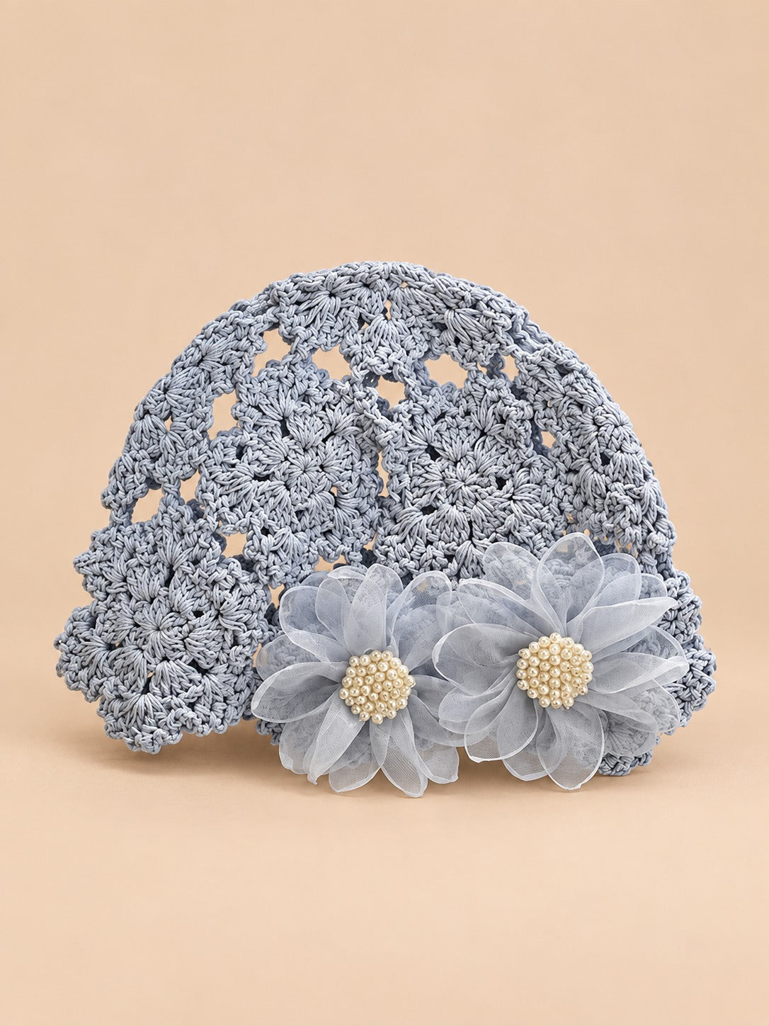 Häkelmütze aus Baumwolle mit Blumen im japanischen Stil – Farbvariante Blau, Ansicht von vorn