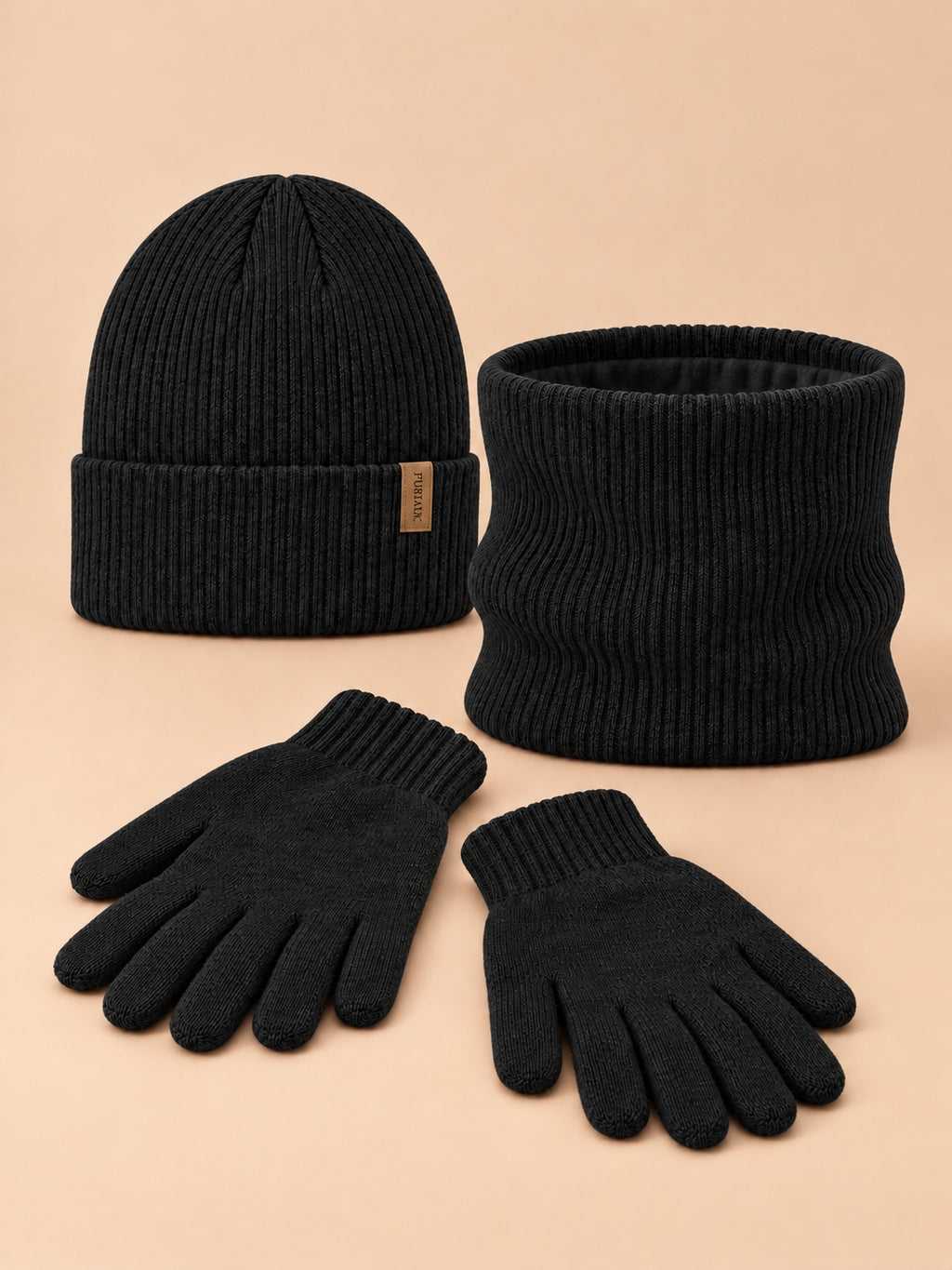 Winterset mit Mütze, Schlauchschal und Touchscreen-Handschuhen – Farbvariante Schwarz, Ansicht von vorn