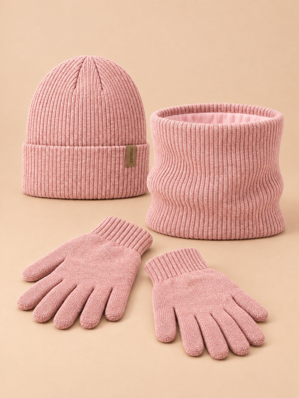 Winterset mit Mütze, Schlauchschal und Touchscreen-Handschuhen – Farbvariante Rosa, Ansicht von vorn
