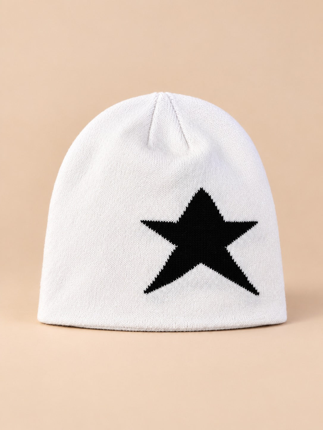 Vintage-Beanie mit Stern im Hip-Hop-Streetwear-Stil – Farbvariante Weiß / Schwarz, Ansicht von vorn