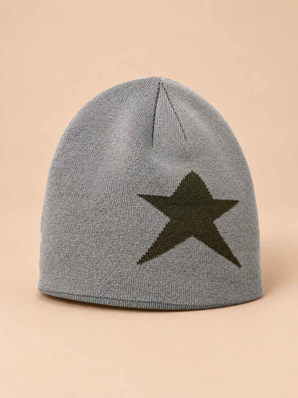 Vintage-Beanie mit Stern im Hip-Hop-Streetwear-Stil – Farbvariante Grau / Grün, Dreiviertelansicht