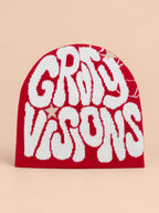 Beanie im Hip-Hop-Stil in Rot und Weiß mit dem Schriftzug GRIND VISIONS auf dem Strick, Vorderansicht