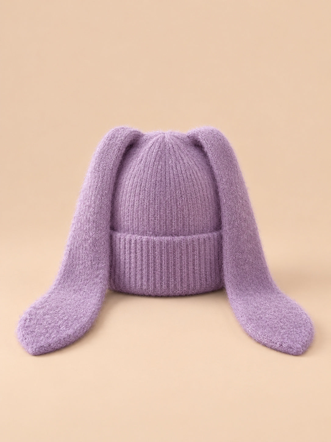 Hasenohren-Mütze für Damen aus gehäkeltem Acryl – Farbvariante Violett, Ansicht von vorn