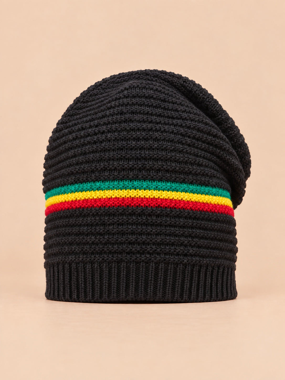 Jamaikanische Rastamütze aus Strick im Reggae-Stil – Farbvariante Schwarz, Ansicht von vorn