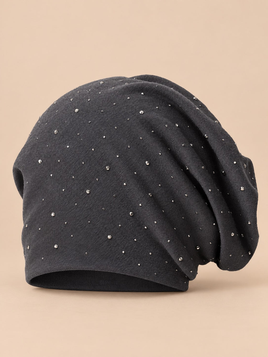 Long Beanie für Damen aus Baumwollmischung mit Strass – Farbvariante Grau, Ansicht von vorn