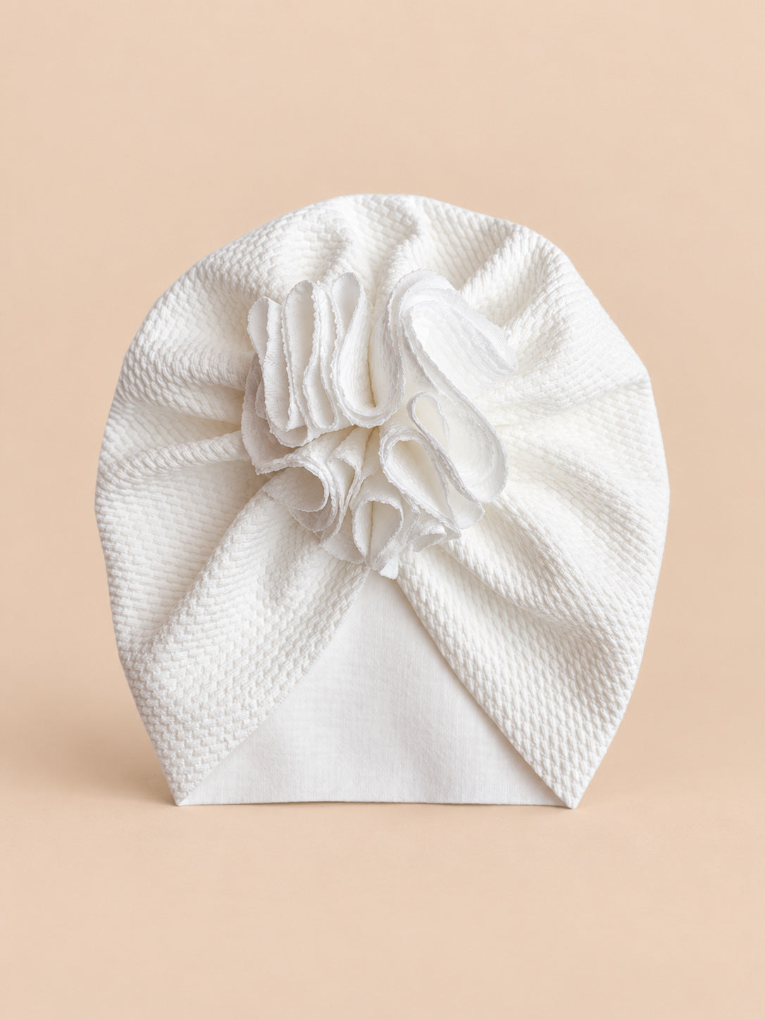 Baby-Turbanmütze mit Blume für neugeborene Mädchen – Farbvariante Weiß, Ansicht von vorn