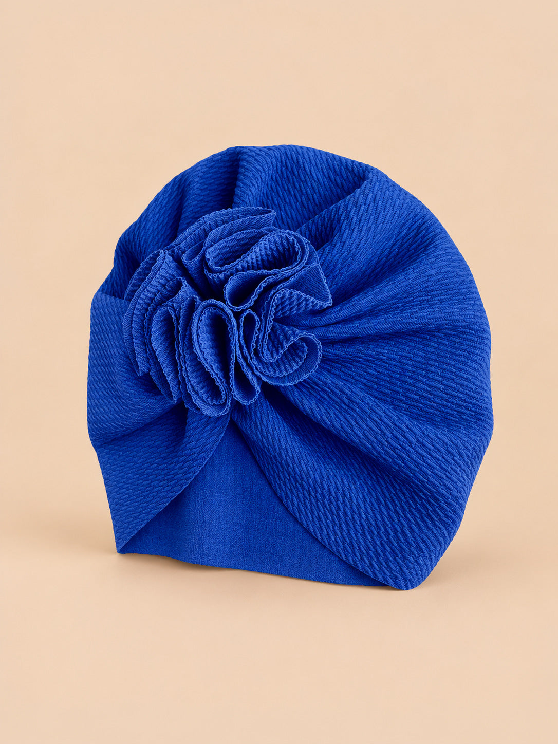 Baby-Turbanmütze mit Blume für neugeborene Mädchen – Farbvariante Blau, Dreiviertelansicht