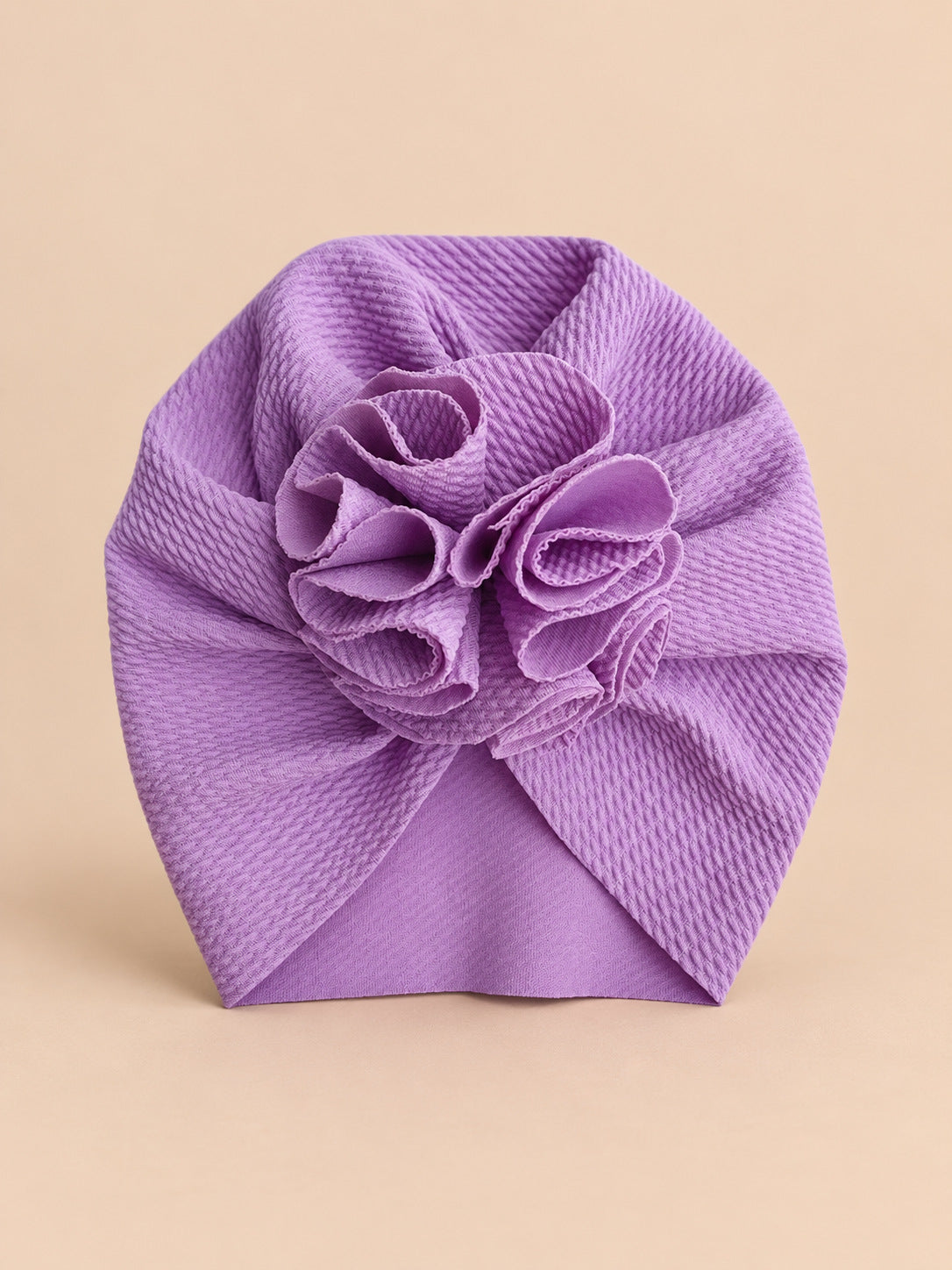 Baby-Turbanmütze mit Blume für neugeborene Mädchen – Farbvariante Violett, Ansicht von vorn