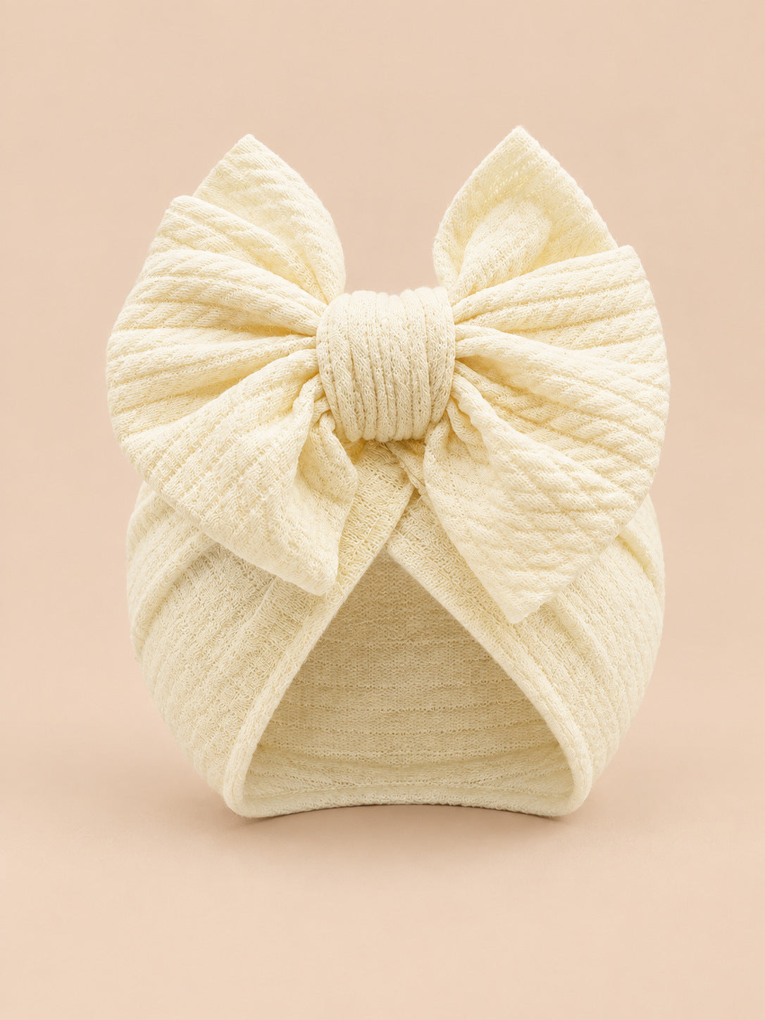 Baby-Turbanmütze für Mädchen mit Knoten im Mutter-Kind-Partnerlook – Farbvariante Beige, Ansicht von vorn