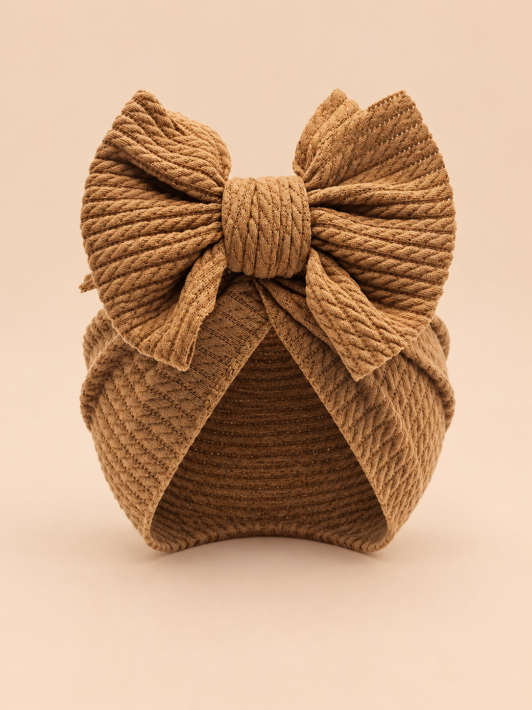 Baby-Turbanmütze für Mädchen mit Knoten im Mutter-Kind-Partnerlook – Farbvariante Kaffeebraun, Ansicht von vorn