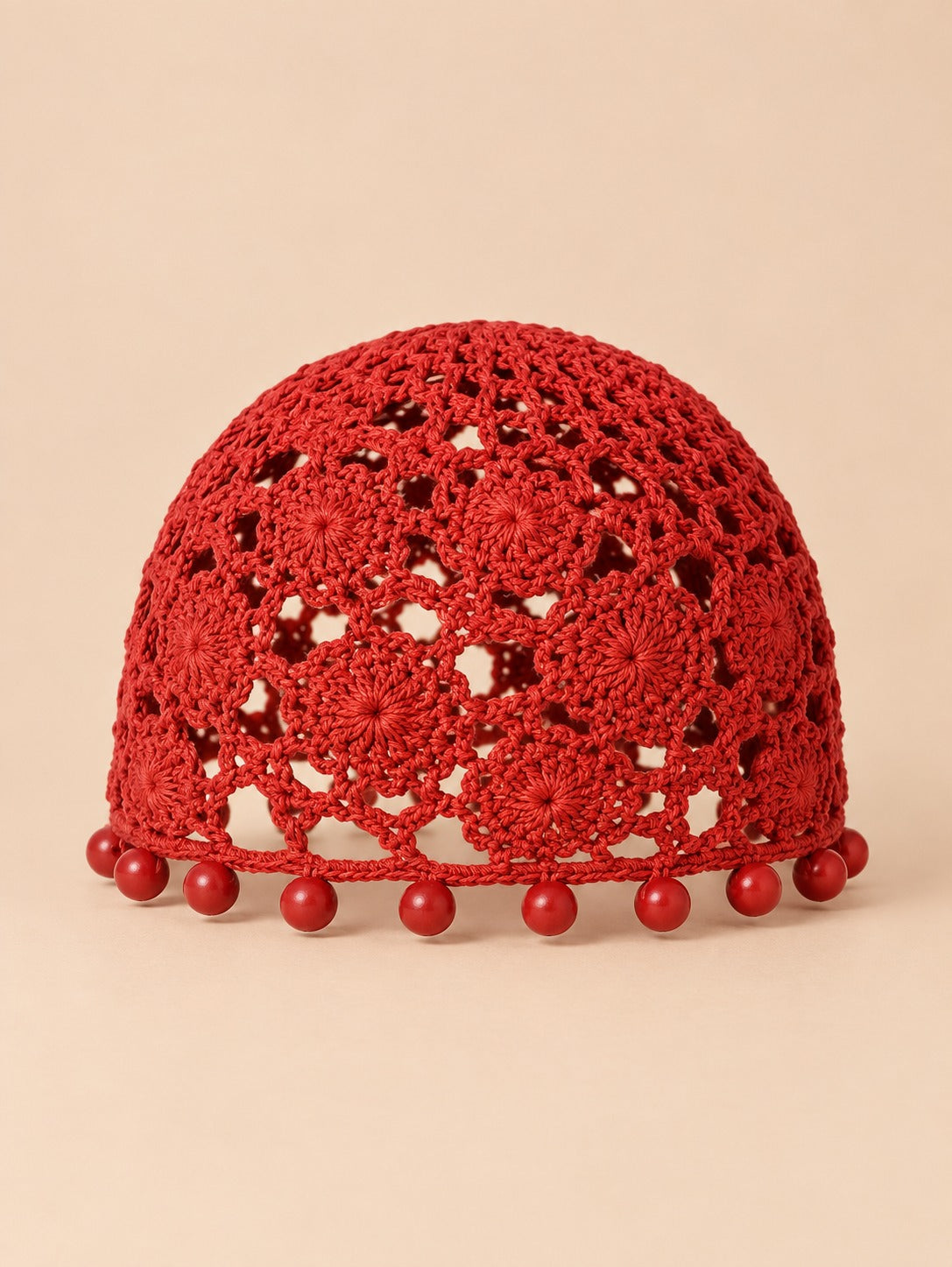 Bonnet turban perlé au crochet, rouge, vue de face