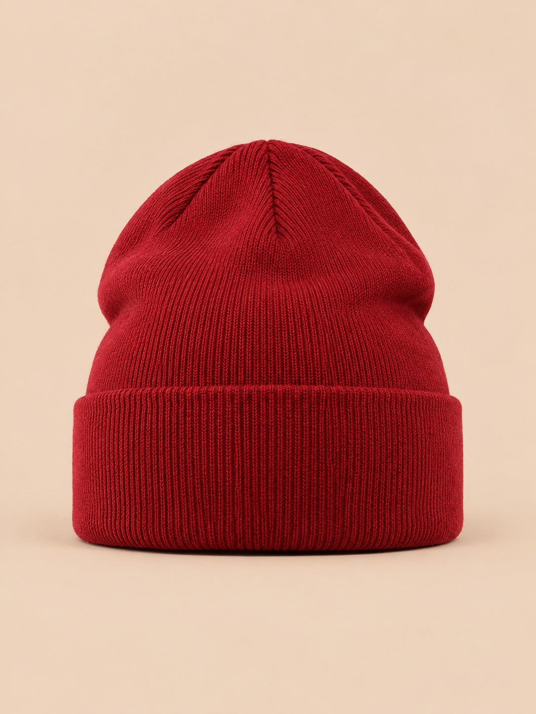 Klassische einfarbige Strickmütze aus weichem Acryl – Farbvariante Bordeaux, Ansicht von vorn