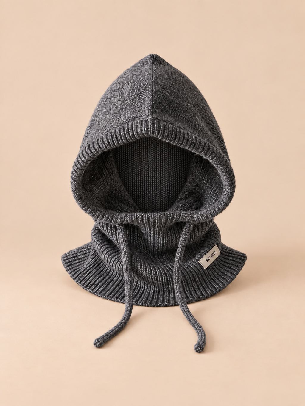 Dunkelgraue Damen-Balaclava aus Wolle mit passender Strickinnenseite, integriertem Kragen und Kordeln