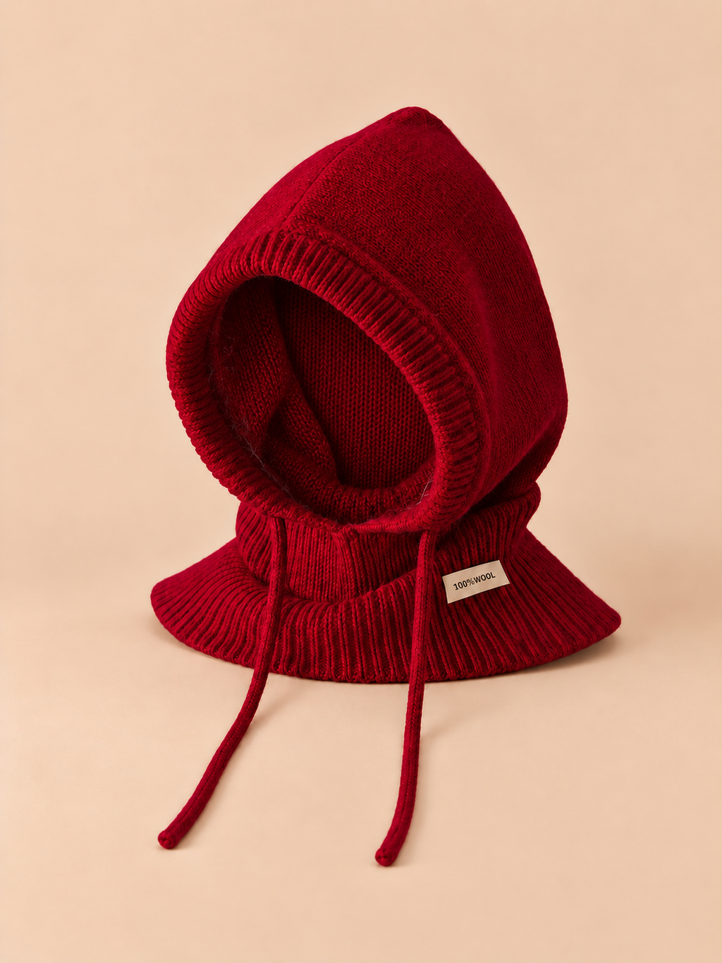 Damen-Balaclava aus Wolle mit integriertem Kragen – Farbvariante Rot, Dreiviertelansicht